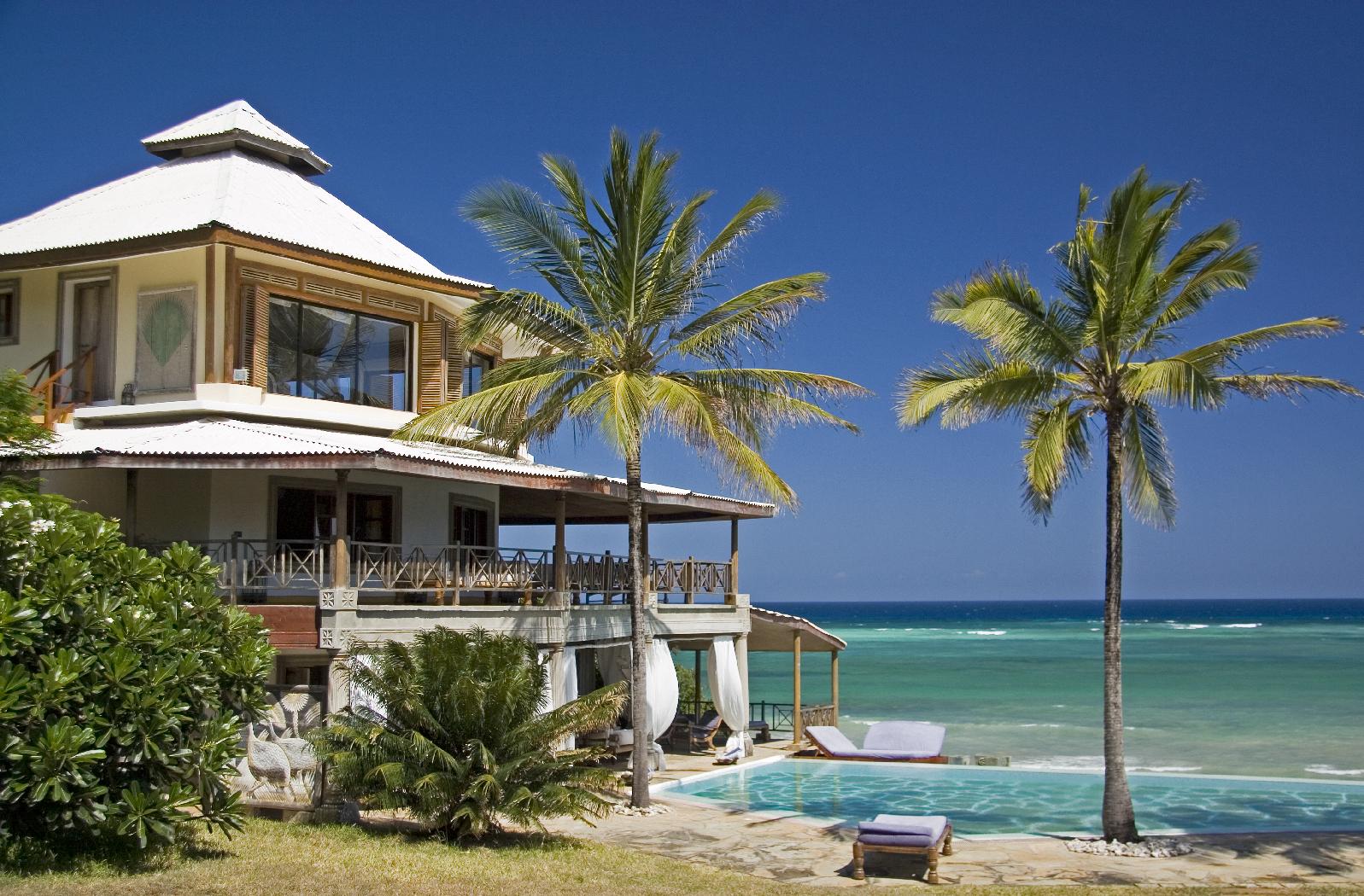 the cliff villa with its swimming pool at Alfajiri, Kenya