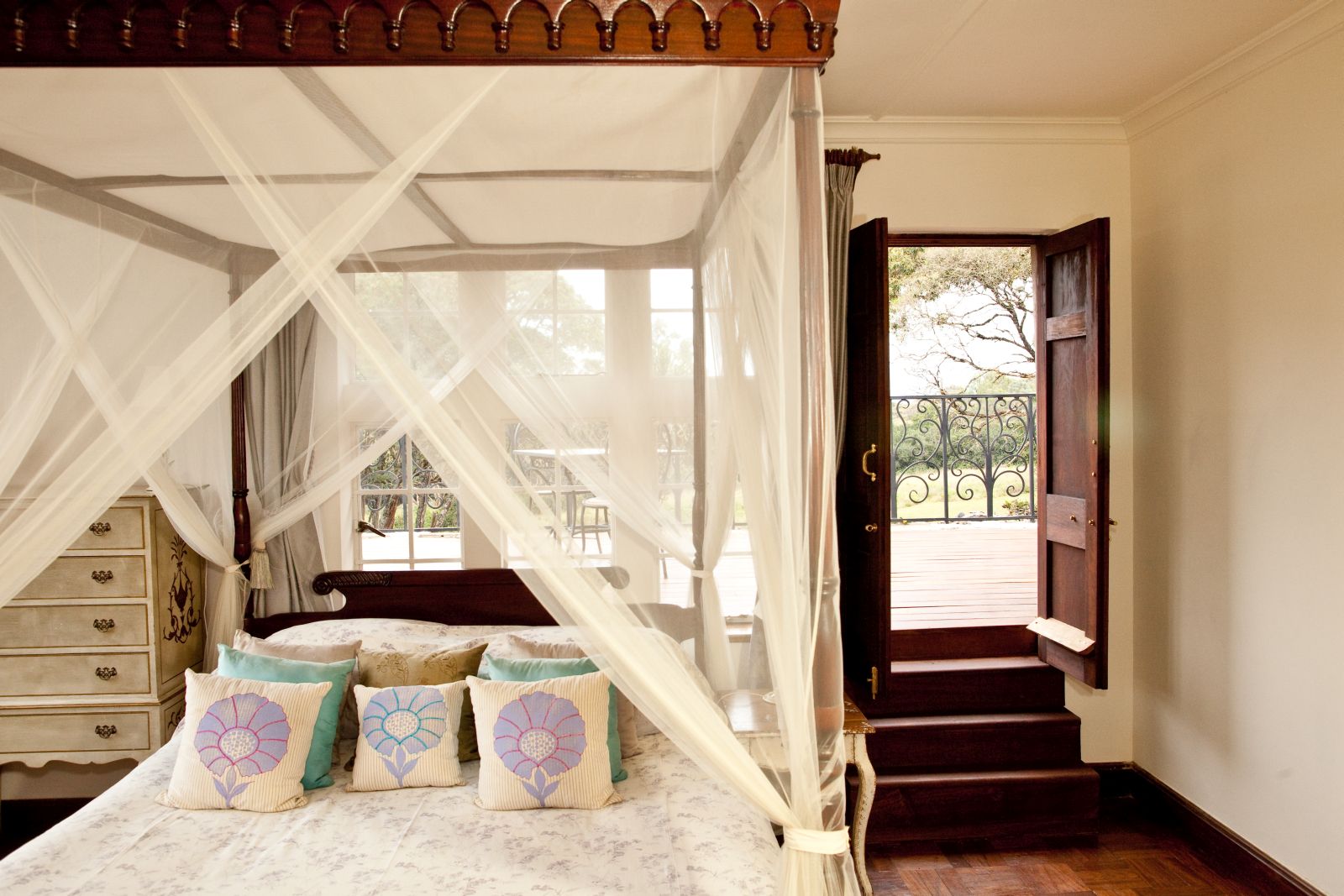 Betty bedroom and verandah at Giraffe Manor in Kenya 