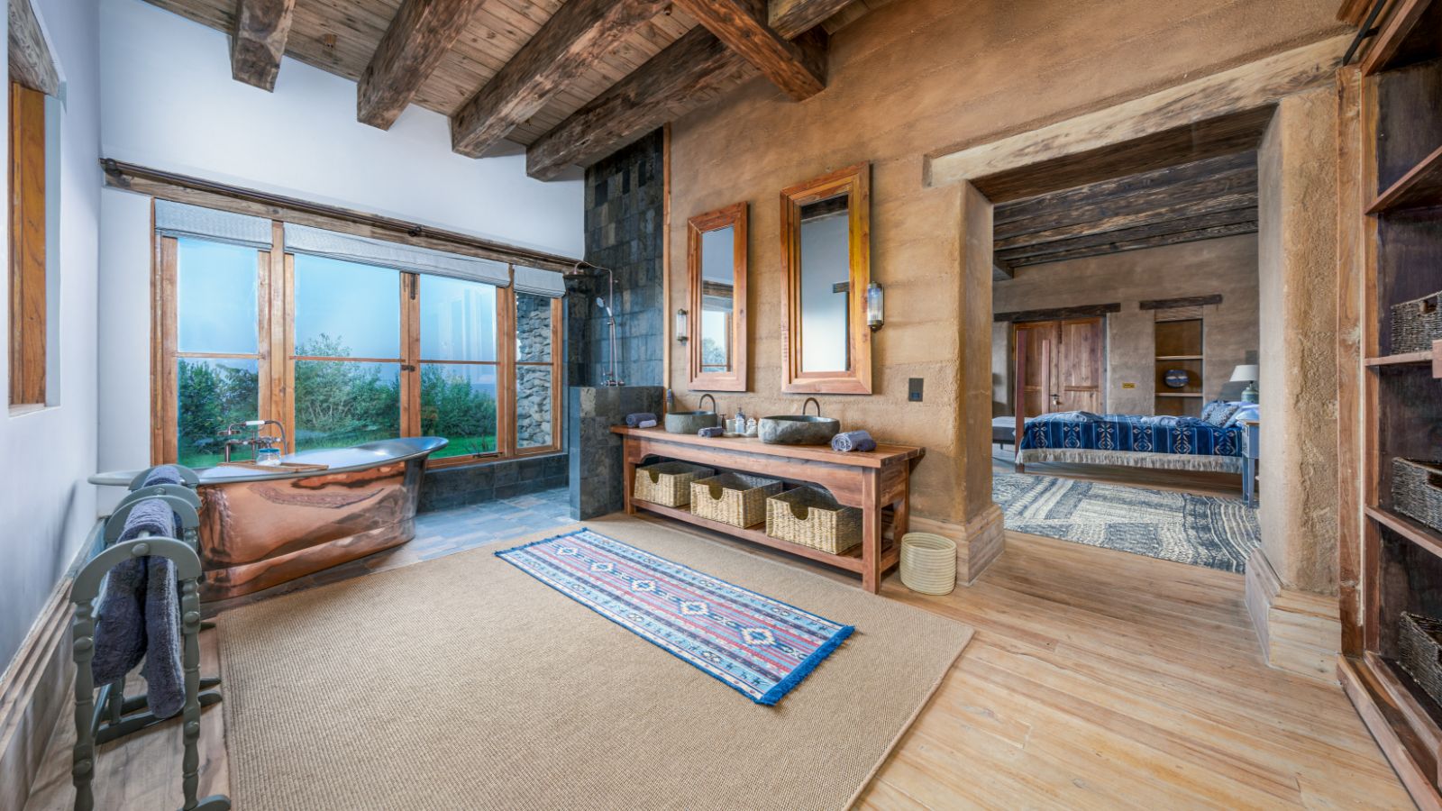Sunbird villa bathroom at Lengishu private house in Laikipia in Kenya