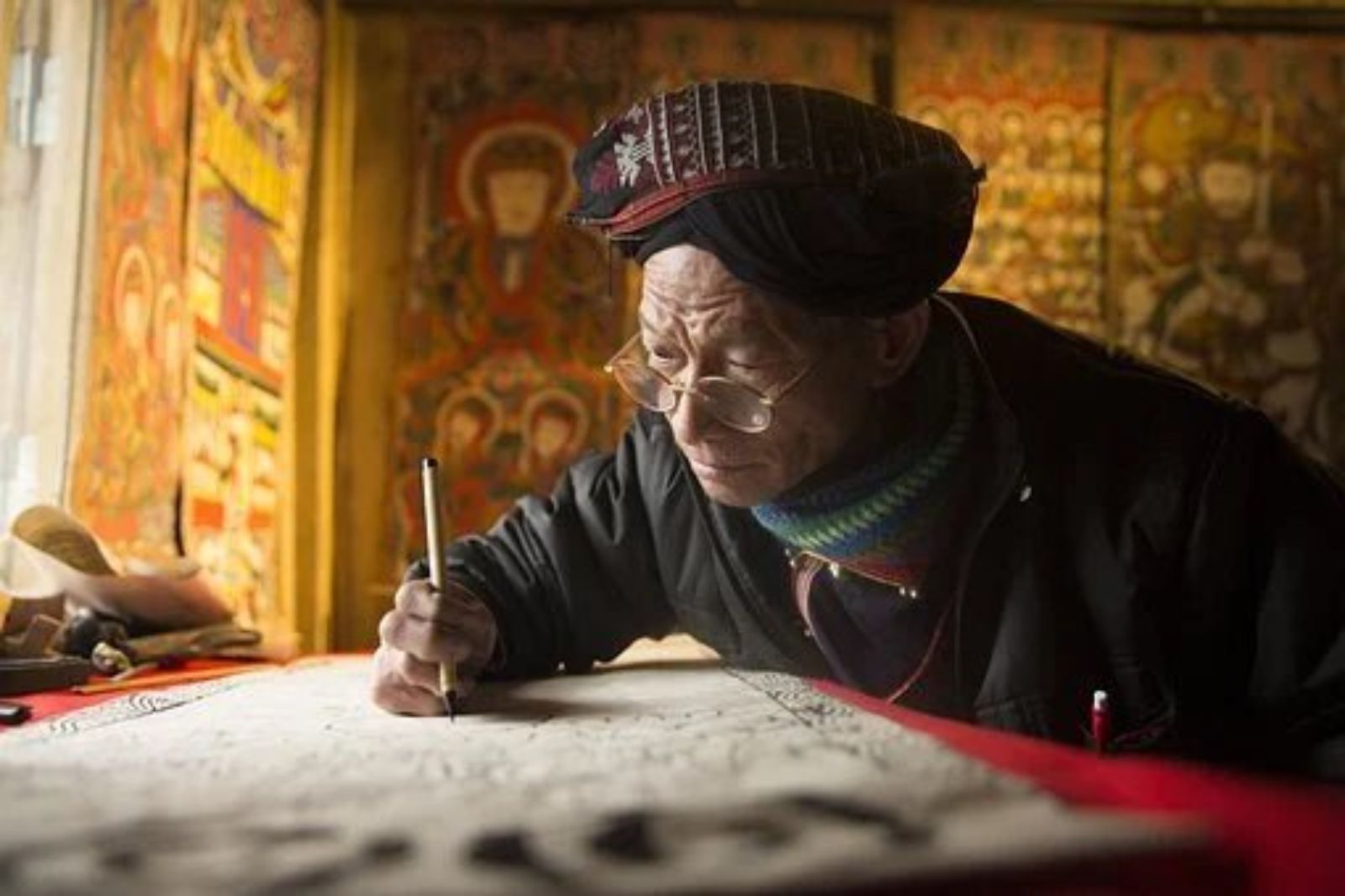 Traditional pen painting in Laos