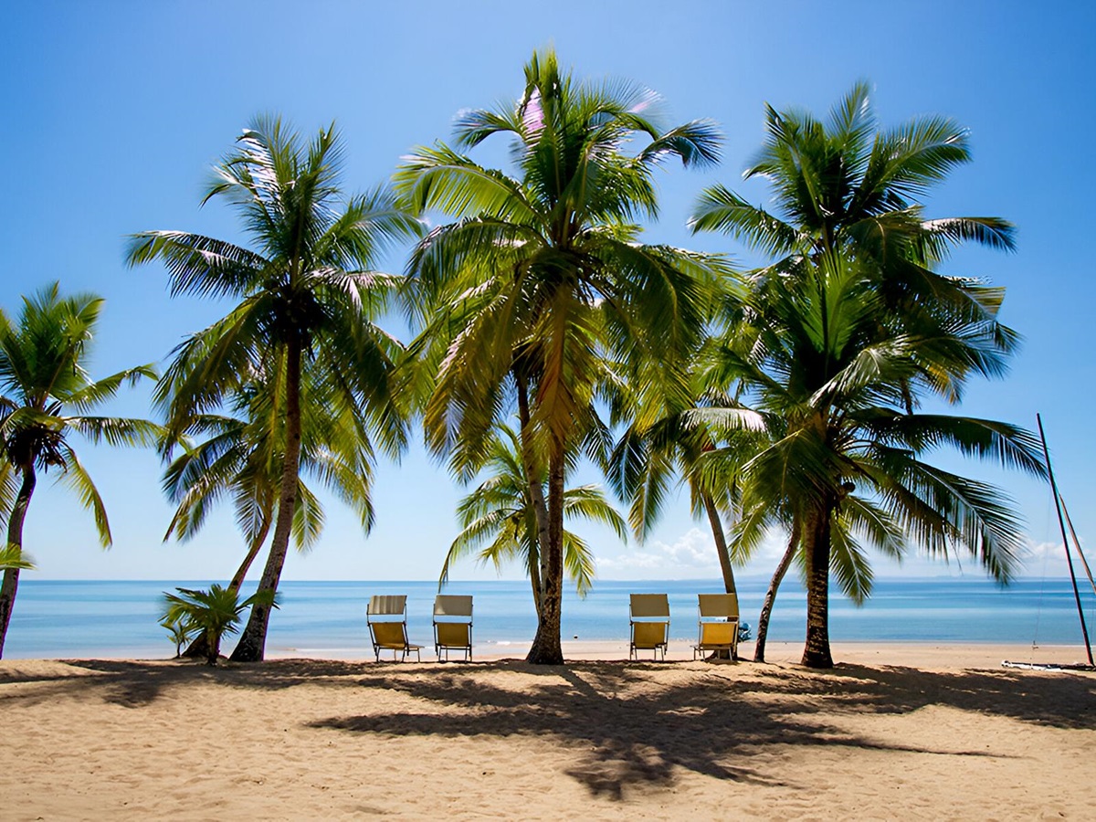 Beach and seafront at Eden Lodge in Madagascar