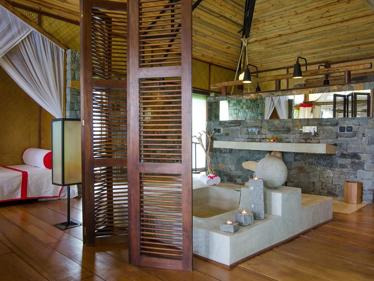 Guest bathroom at Princesse Bora Lodge & Spa on Sainte-Marie island in Madagascar