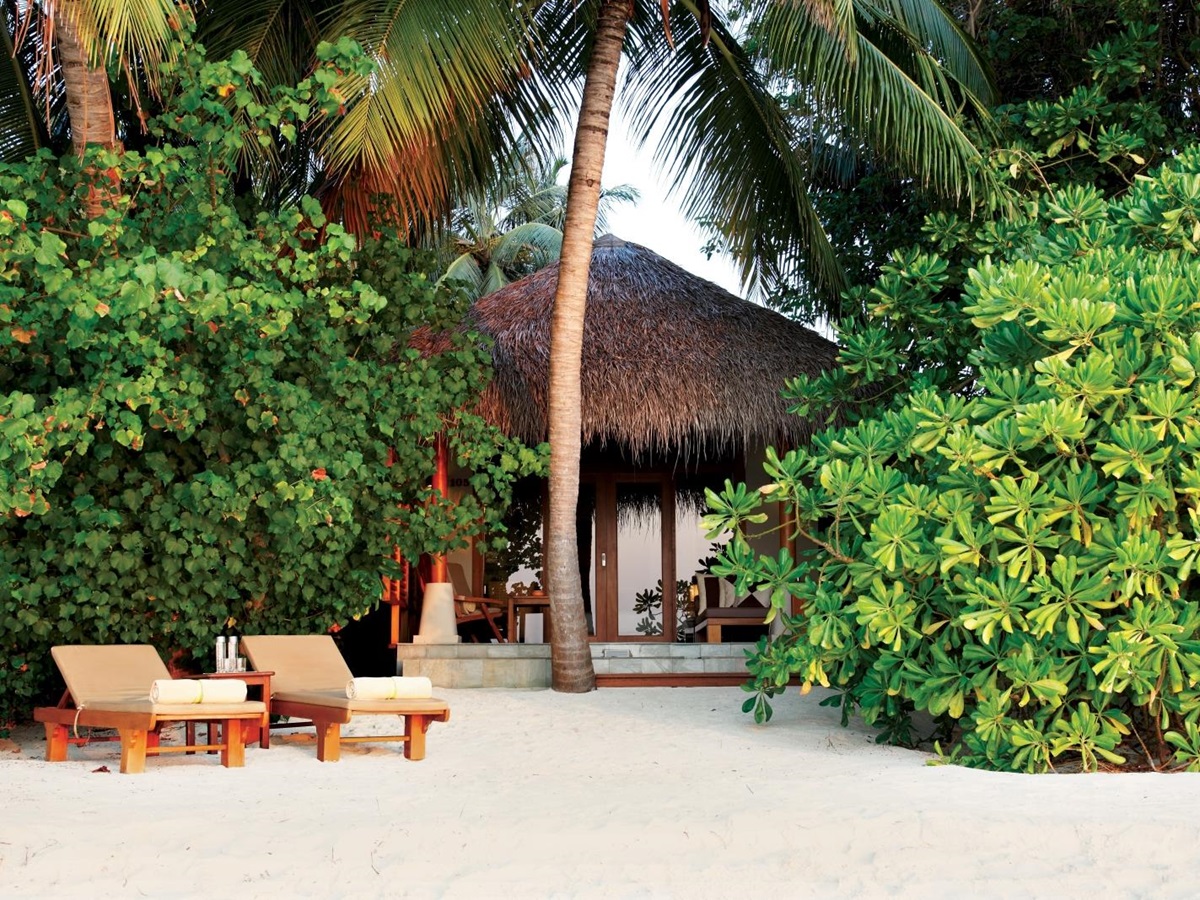 View towards Beach villa from beach including seating at Baros