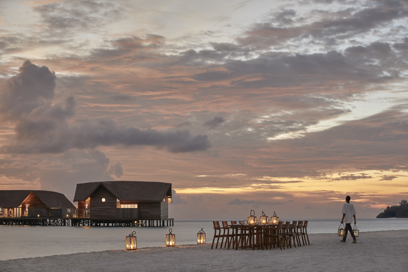 Private Beach dining at luxury resort Cocoa Island in the Maldives
