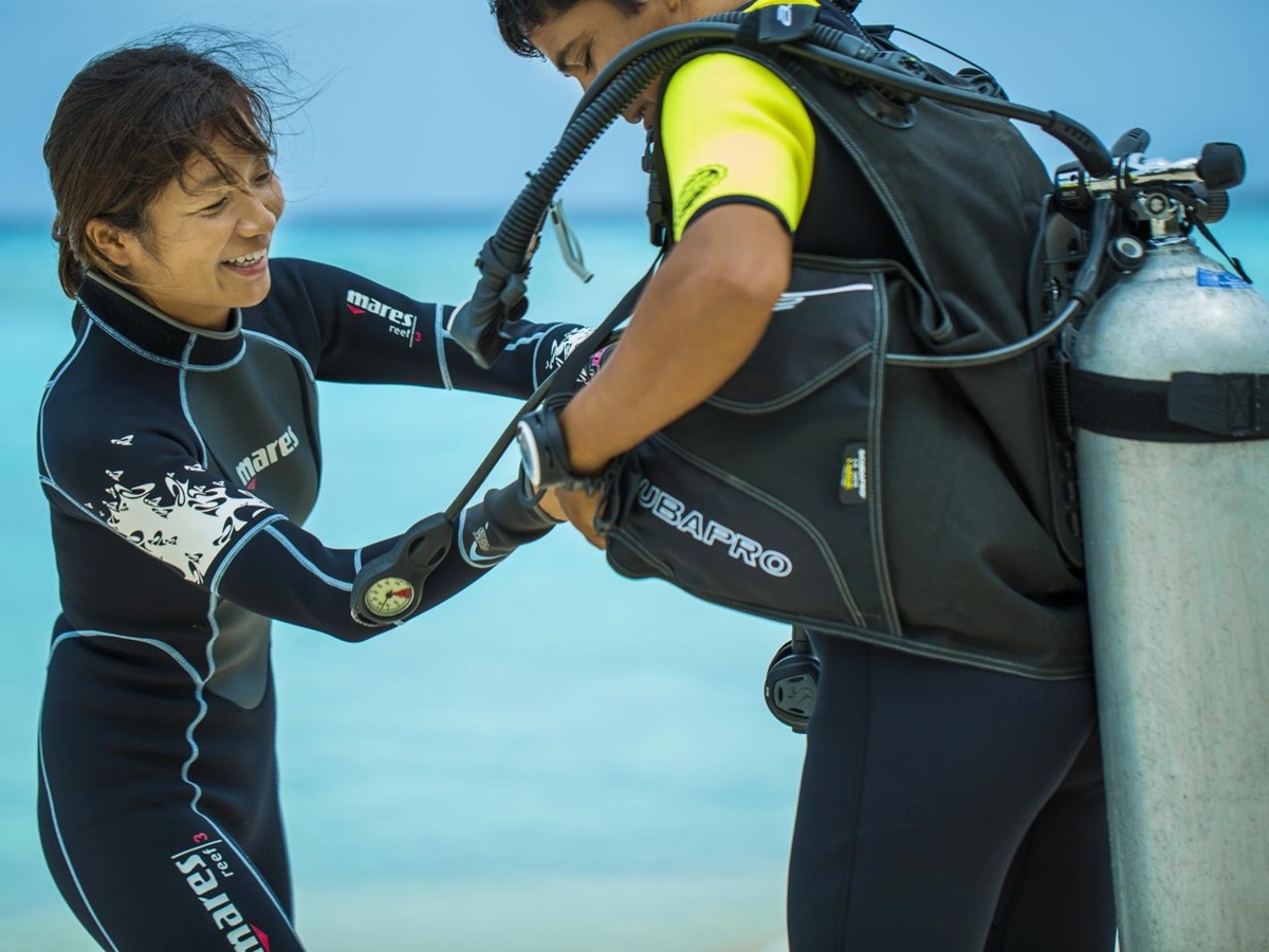 Diving lessons at luxury resort COMO Maalifushi in the Maldives