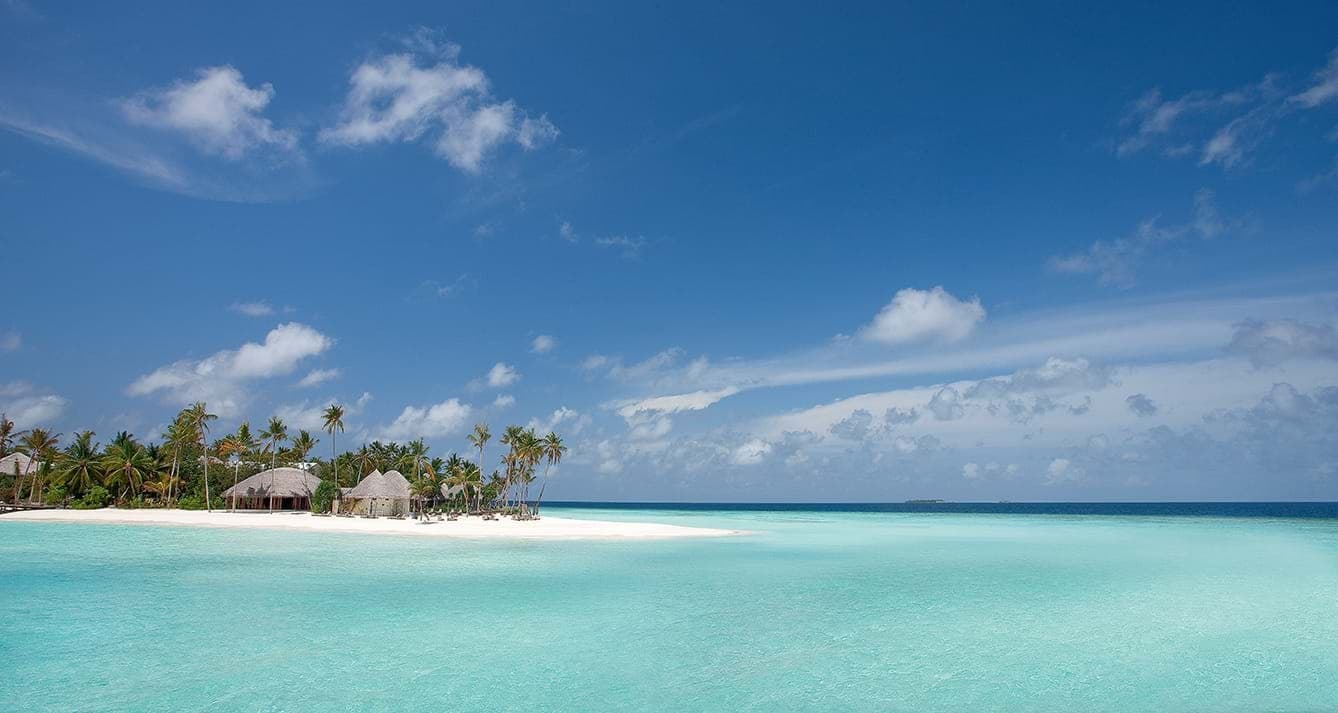 White sands and turquoise waters at Constance Halaveli Maldives