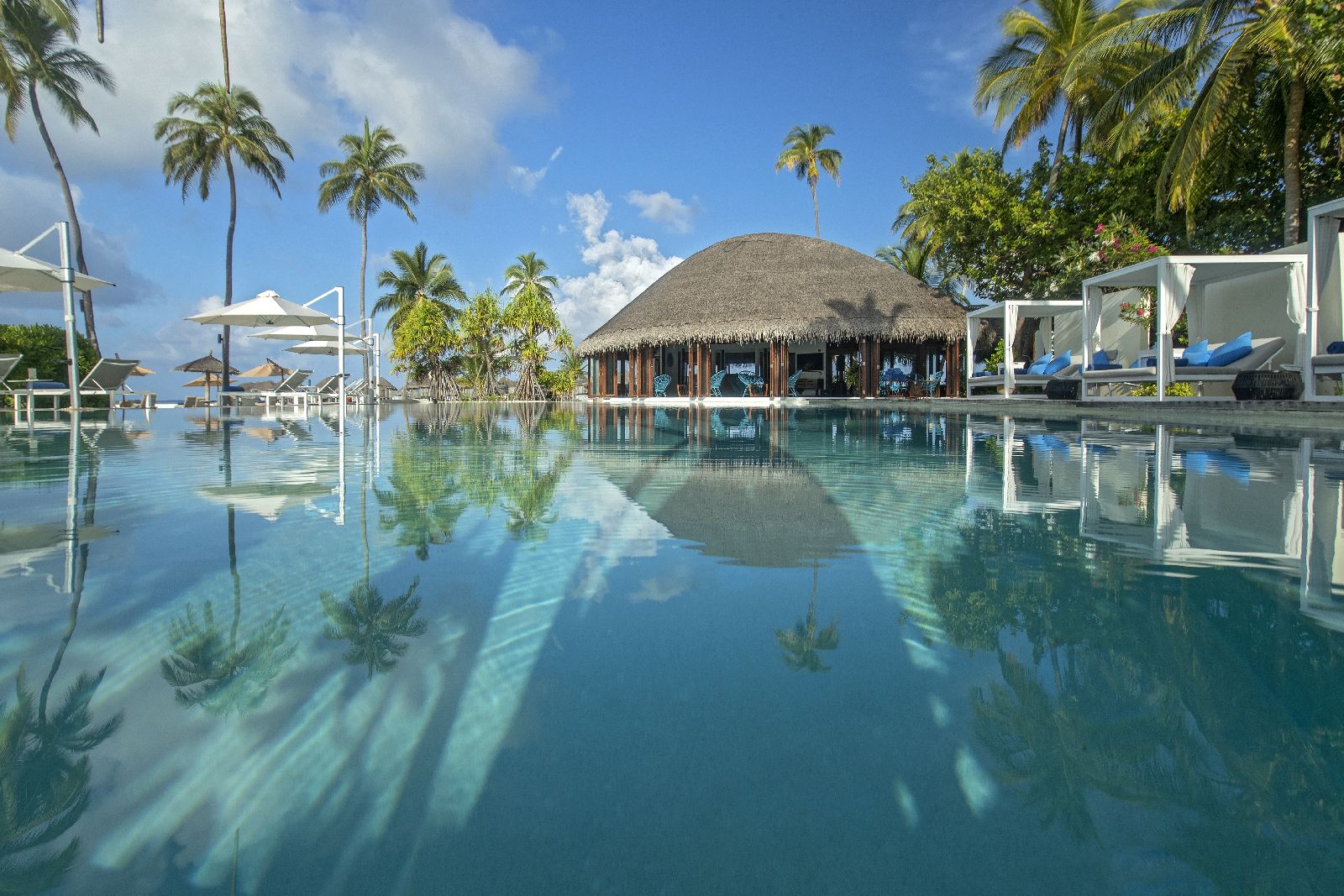 The swimming pool at Constance Halaveli Maldives