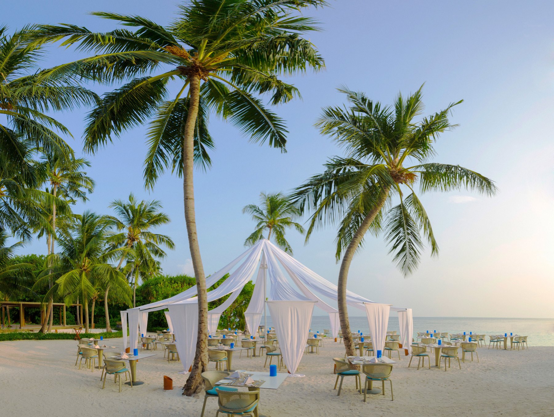 Beach dining at Dusit Thani