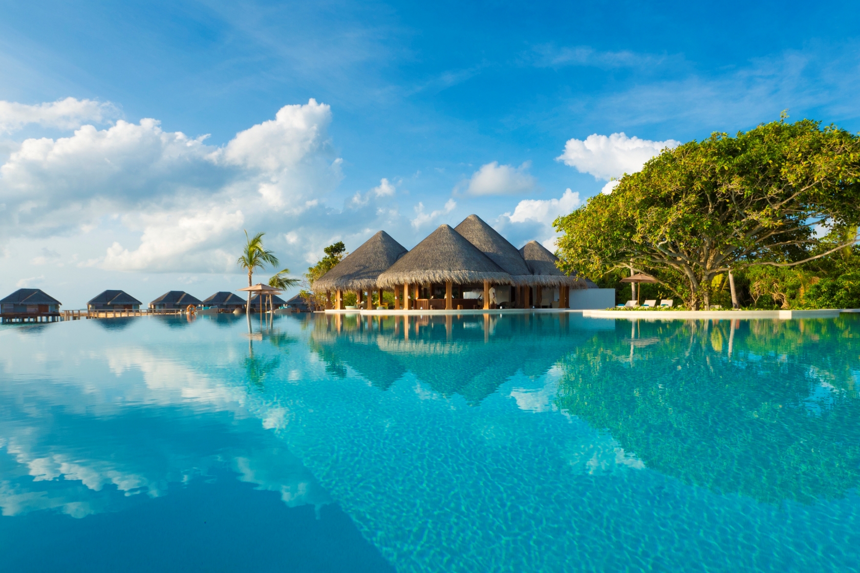 The main pool at Dusit Thani
