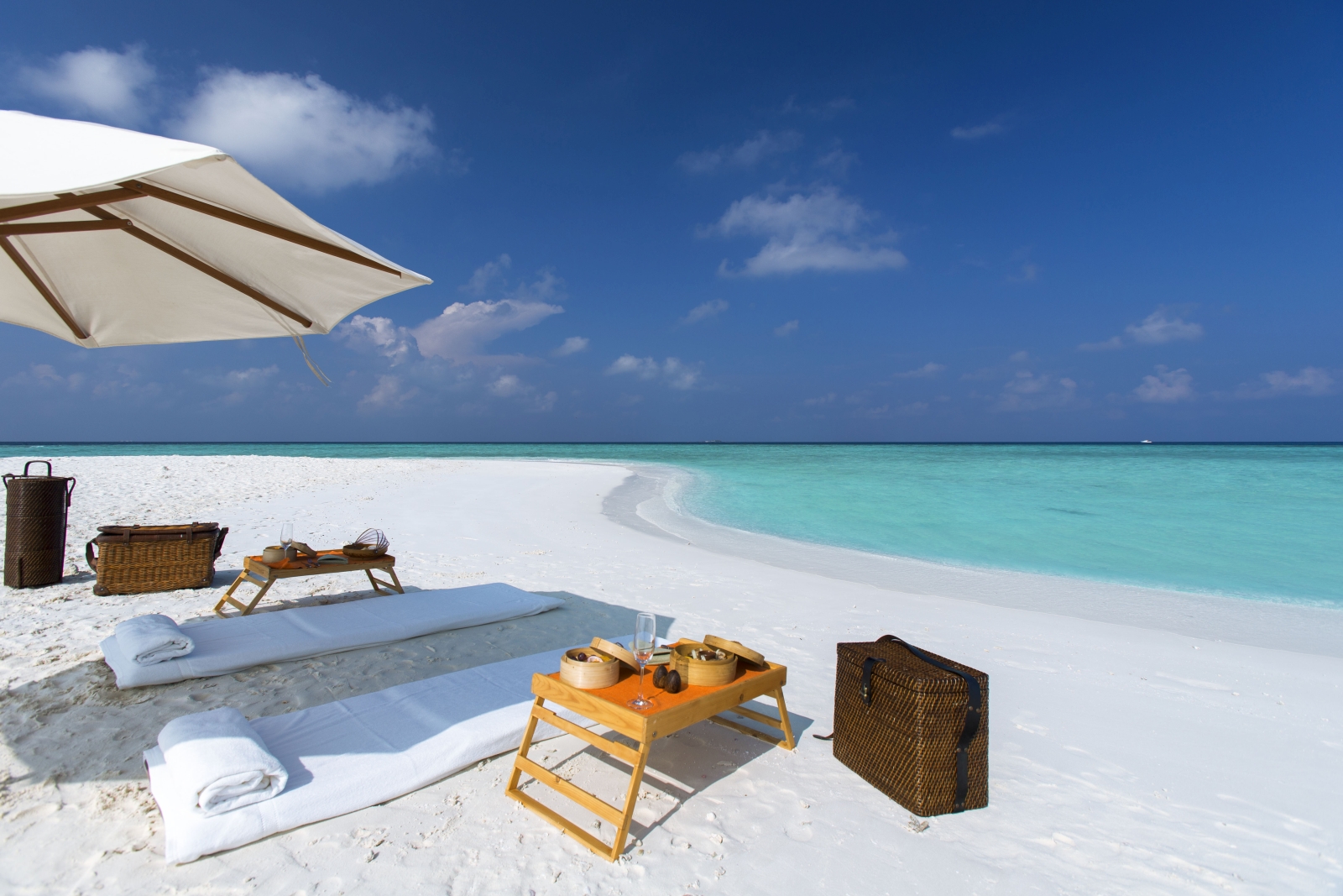 Private Sandbank picnic at luxury resort Gili Lankanfushi in the Maldives