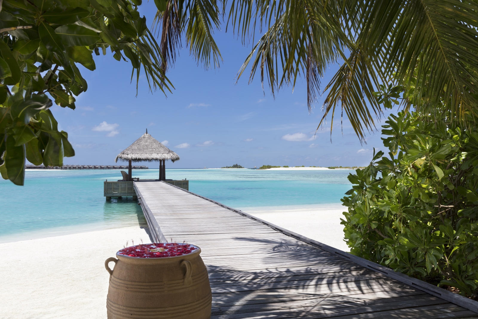 Arrival Jetty at luxury resort Naladhu in the Maldives