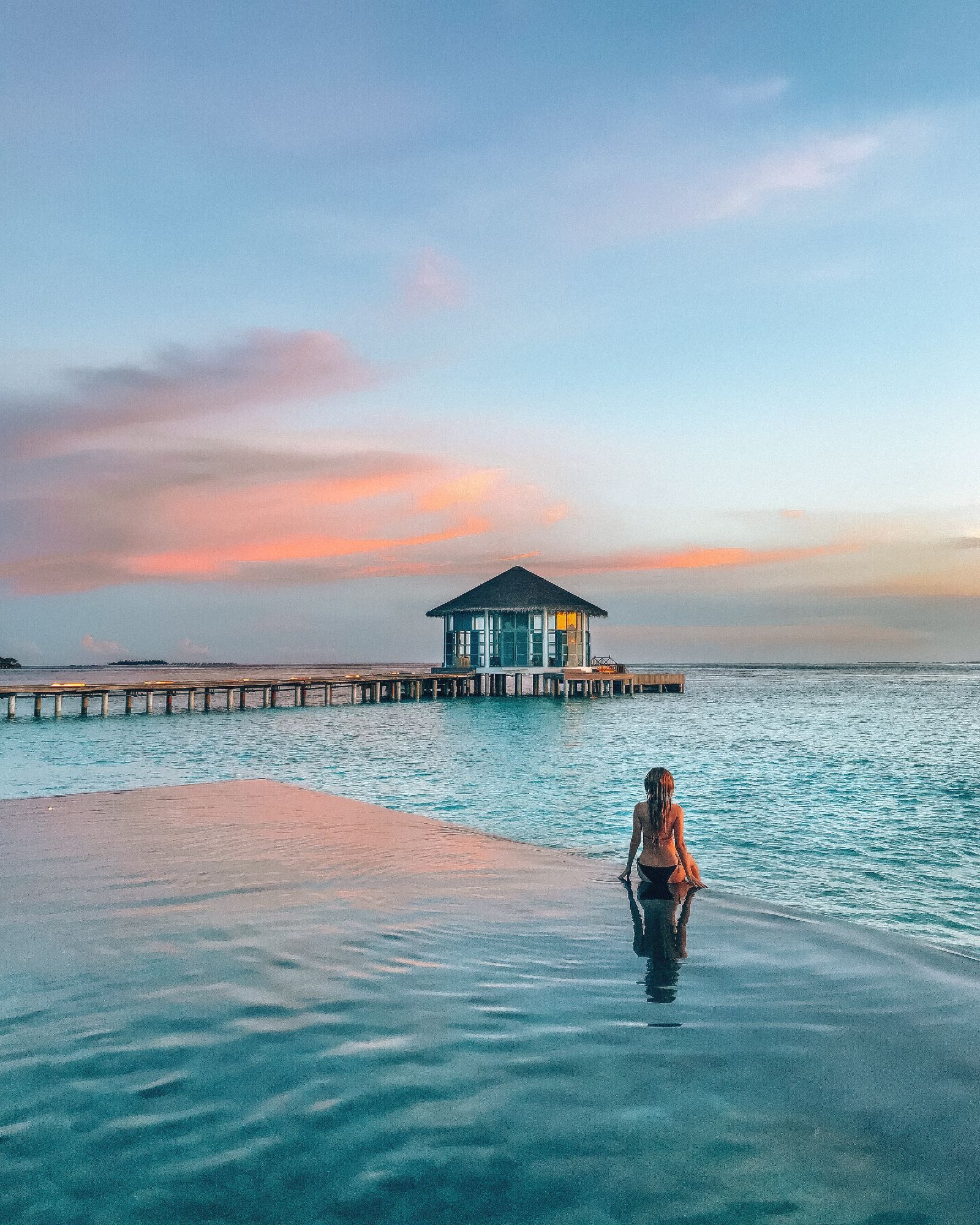 Infinity pool at the Raffles Maldives Meradhoo