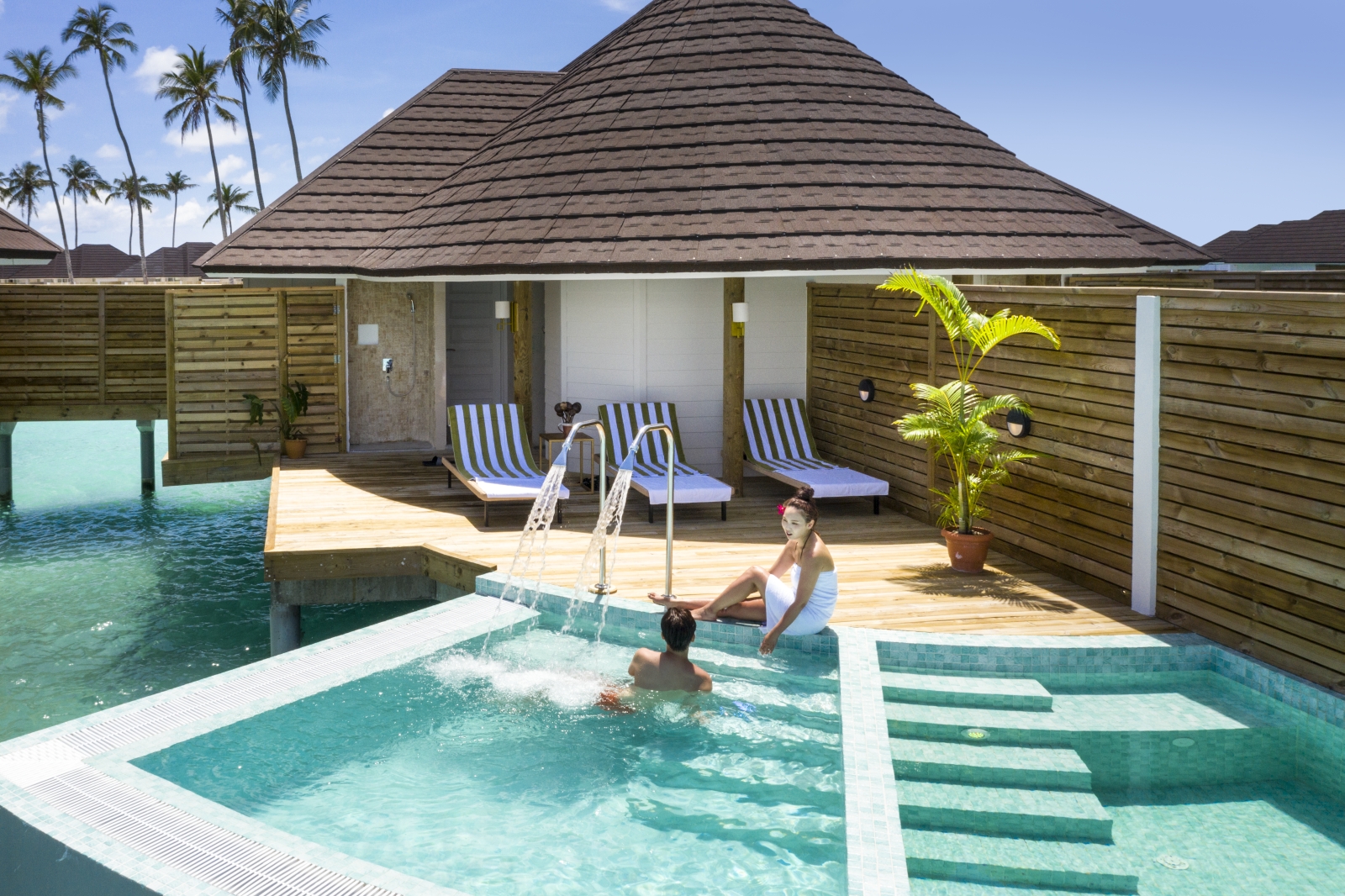 Spa pool at luxury resort Sun Siyam Olhuveli in the Maldives