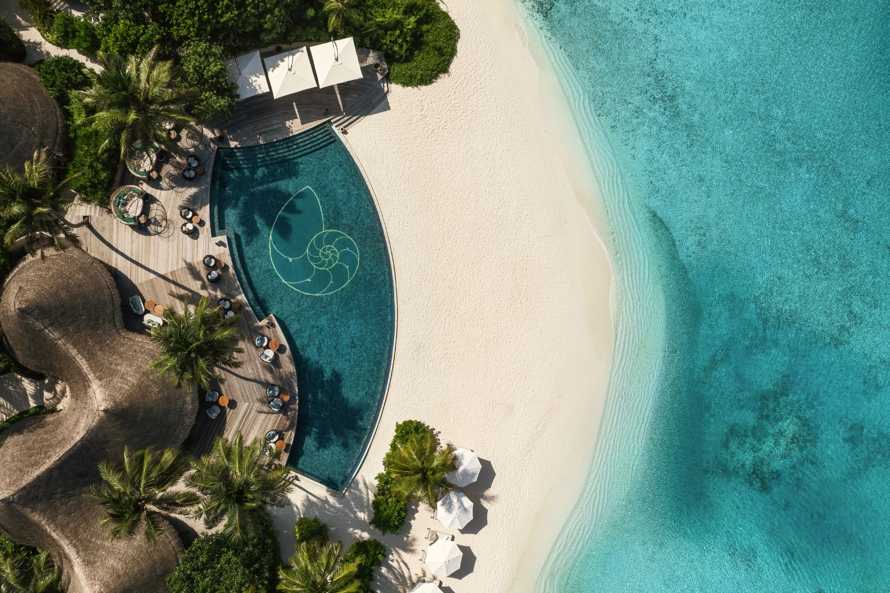 Naiboli bar at the Nautilus luxury private island resort in the Maldives