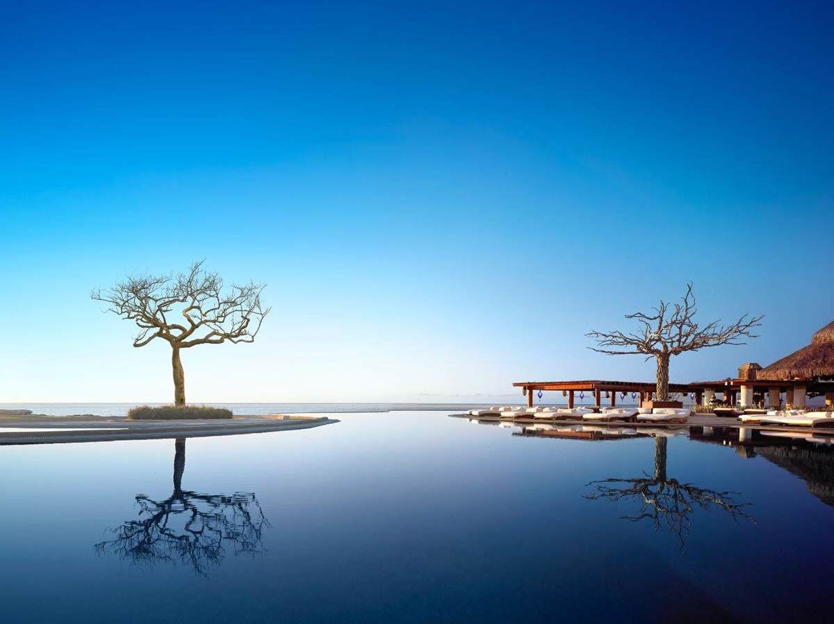 Infinity pool with ocean views at Rosewood Las Ventanas Al Paraiso in Mexico's Los Cabos