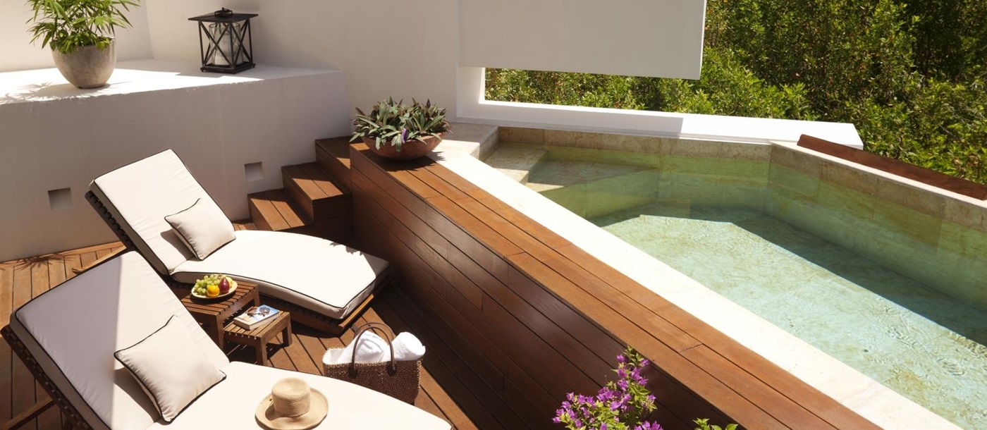 Plunge pool at Rosewood Mayakoba in Mexico