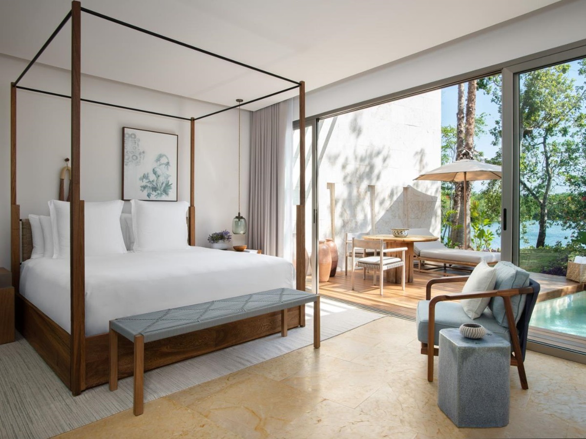 Lagoon presidential suite bathroom at Rosewood Mayakoba on the Riviera Maya in Mexico