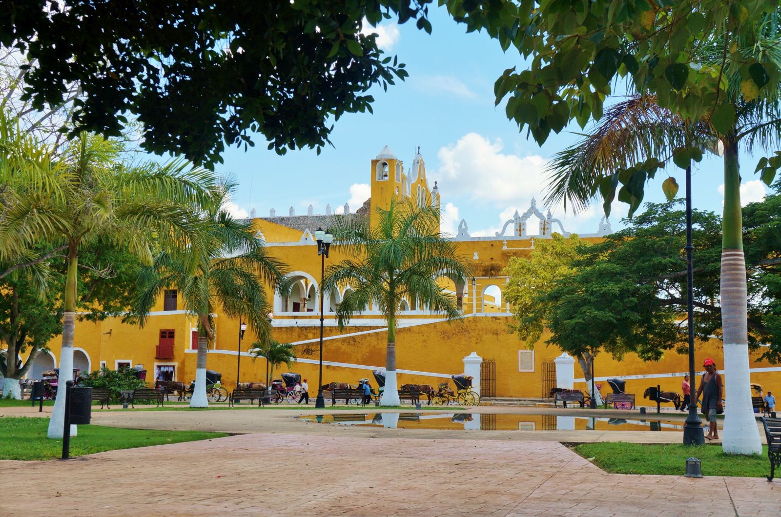 The yellow exterior of the buildings at Izamal, a small city in the Mexican state of Yucatán