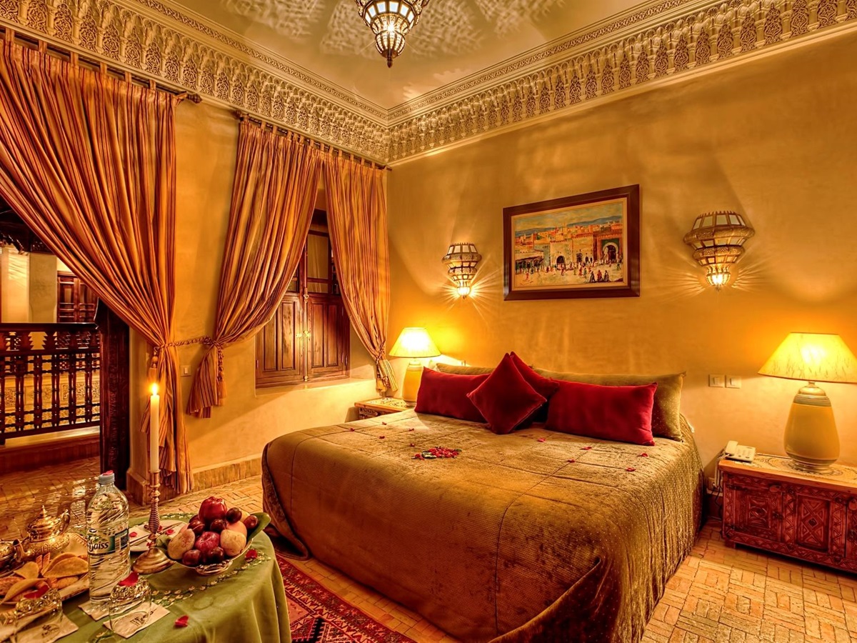 The decor of the Marjana Room at Riad Kniza