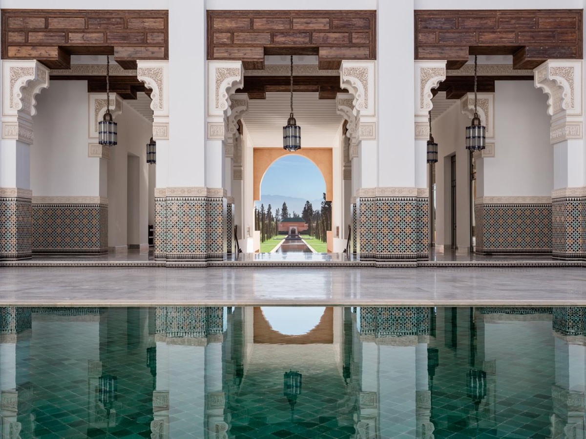 Pool with view and mosaics