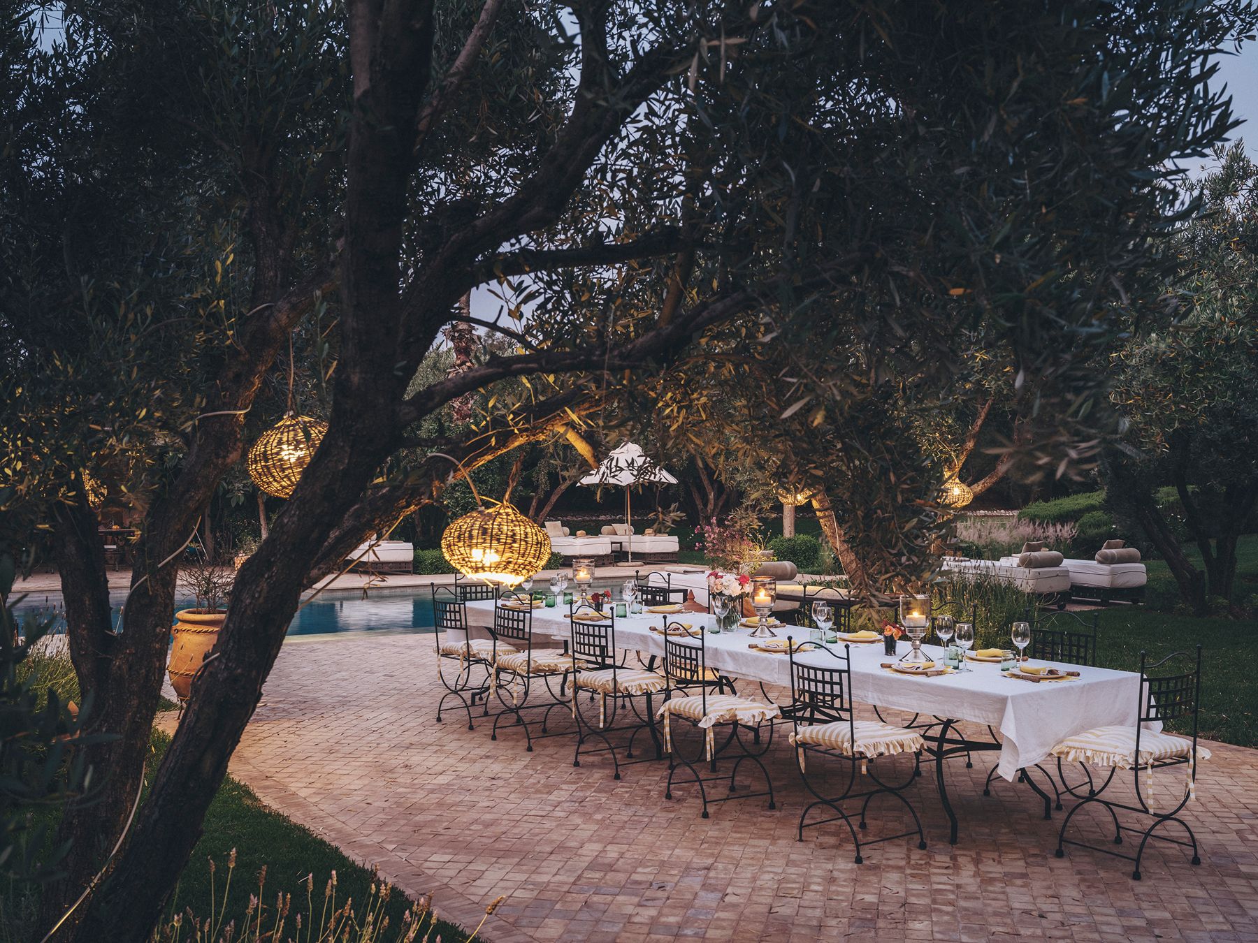 Outdoor dining at Dar Arbala
