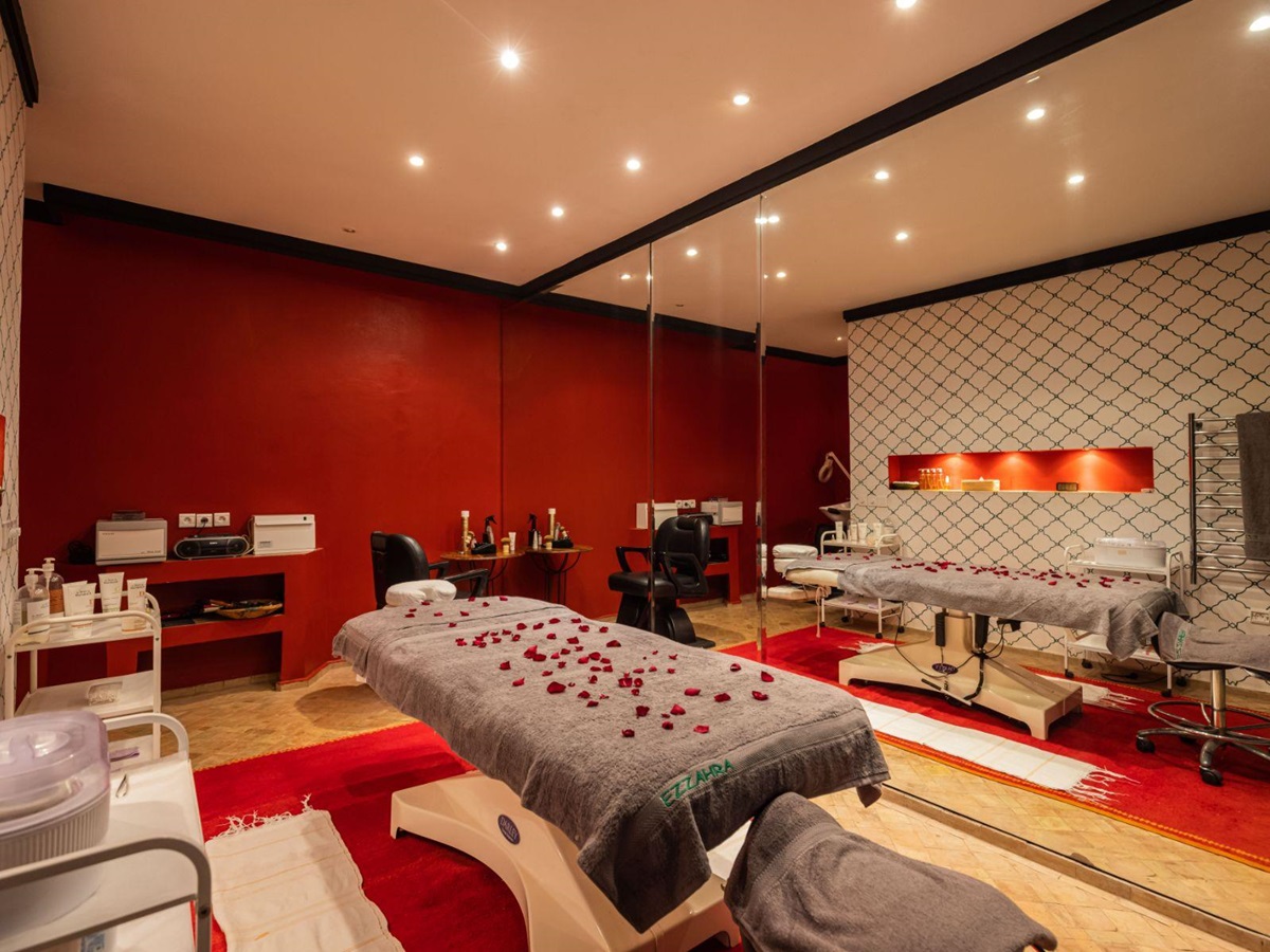 Red spa room at Villa Ezzahra in Morocco