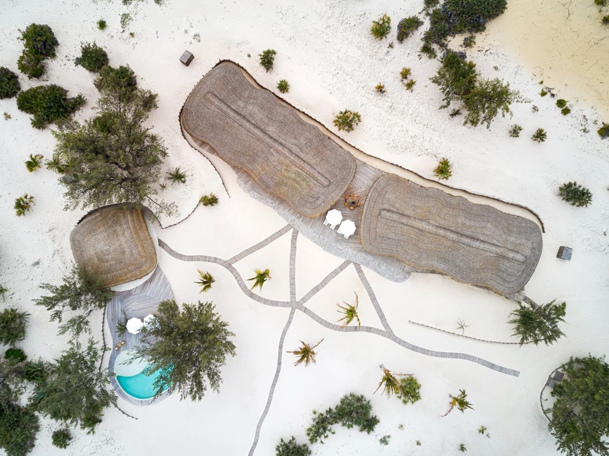Bird's eye view of a bungalow at Kisawa Sanctuary on the southern tip of Benguerra Island in Mozambique