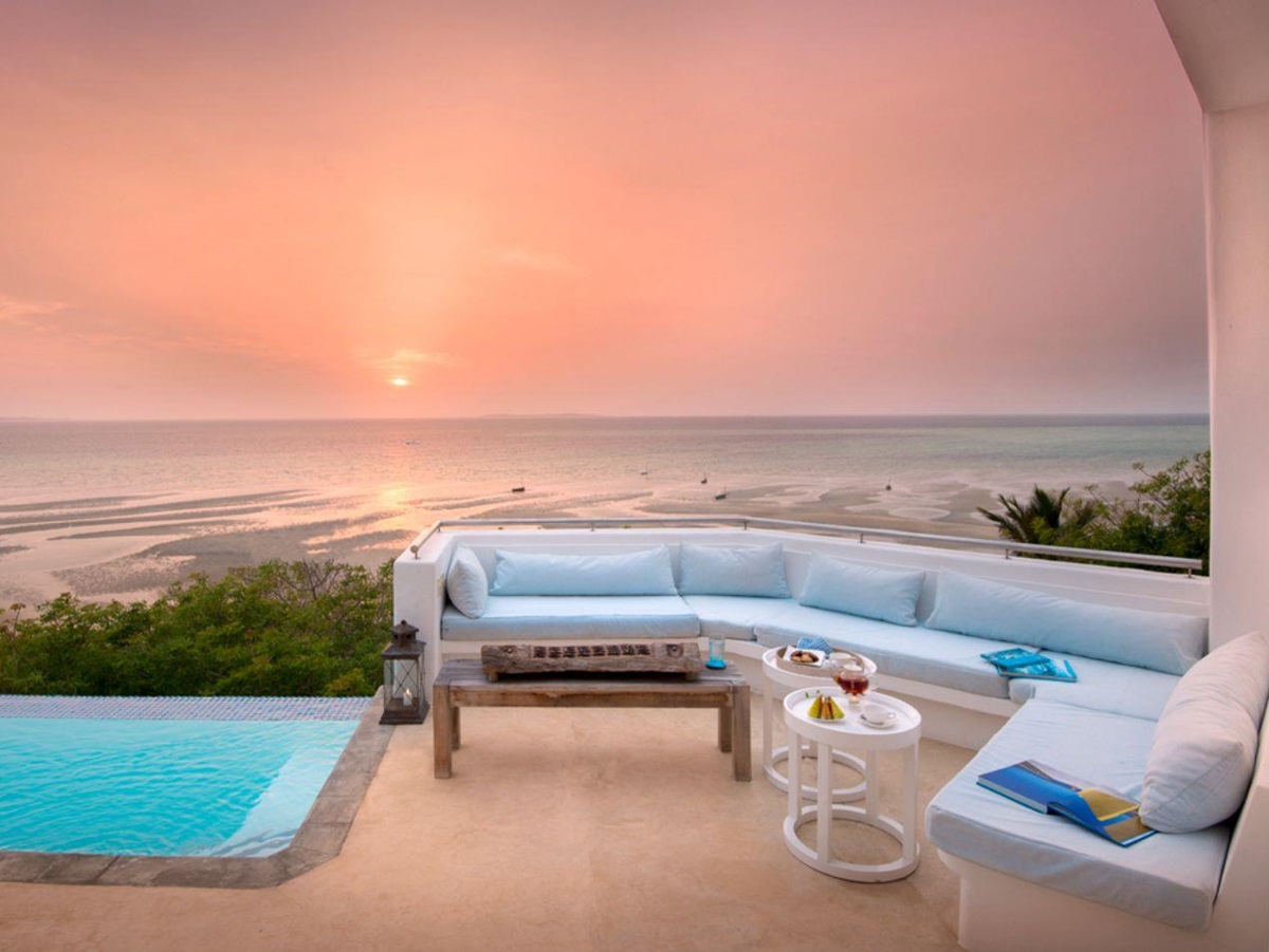 Plunge pool and seating terrace at Santorin resort on Mozambique's south coast