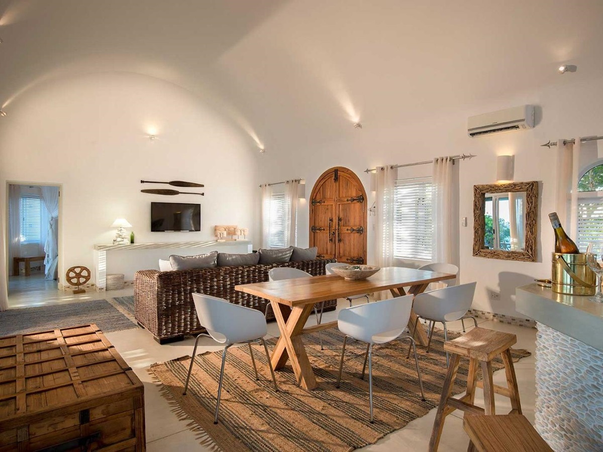 Open plan lounge area at Santorin resort on Mozambique's south coast