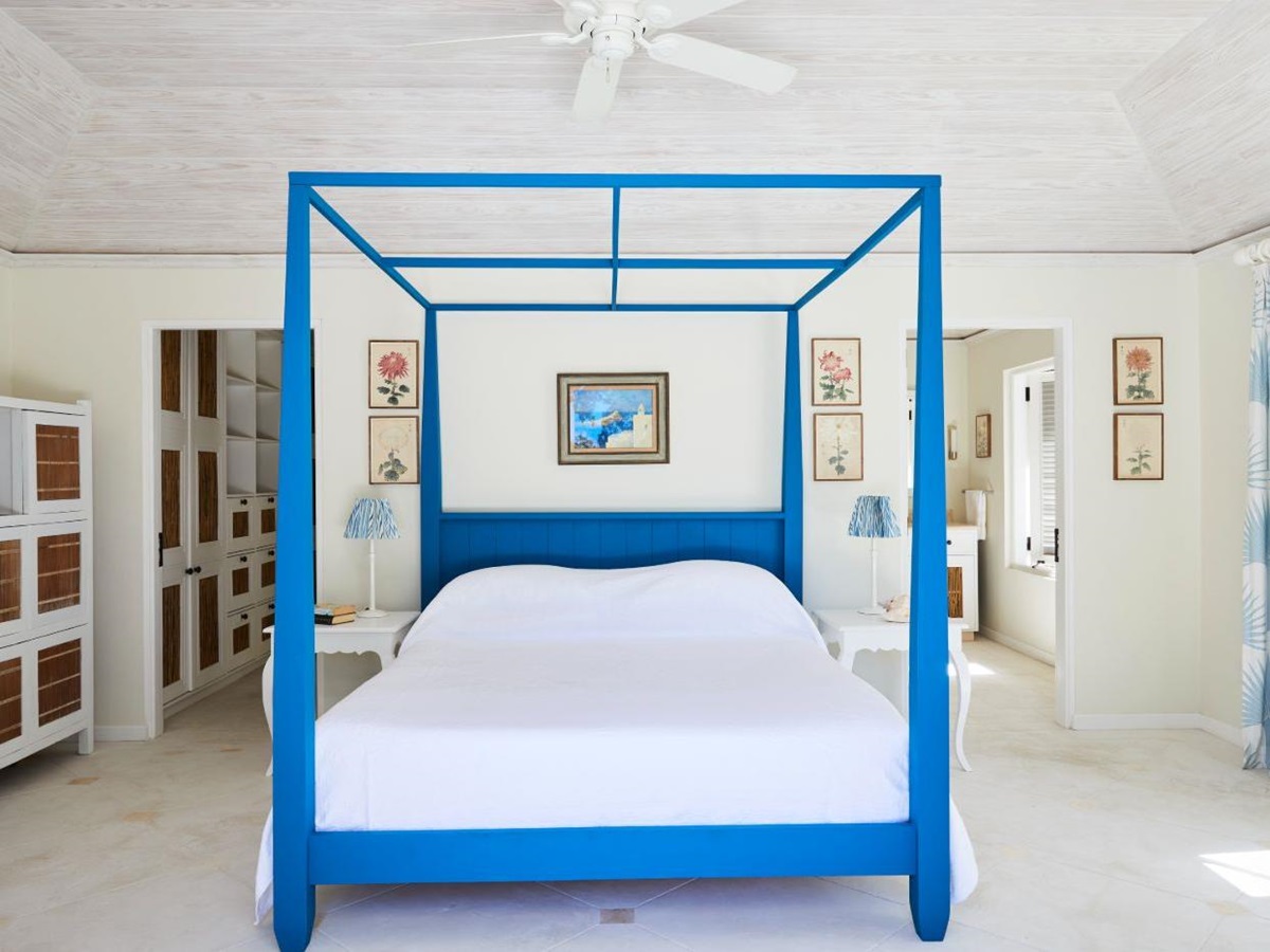 Double bedroom at Bamboo House with four poster bed