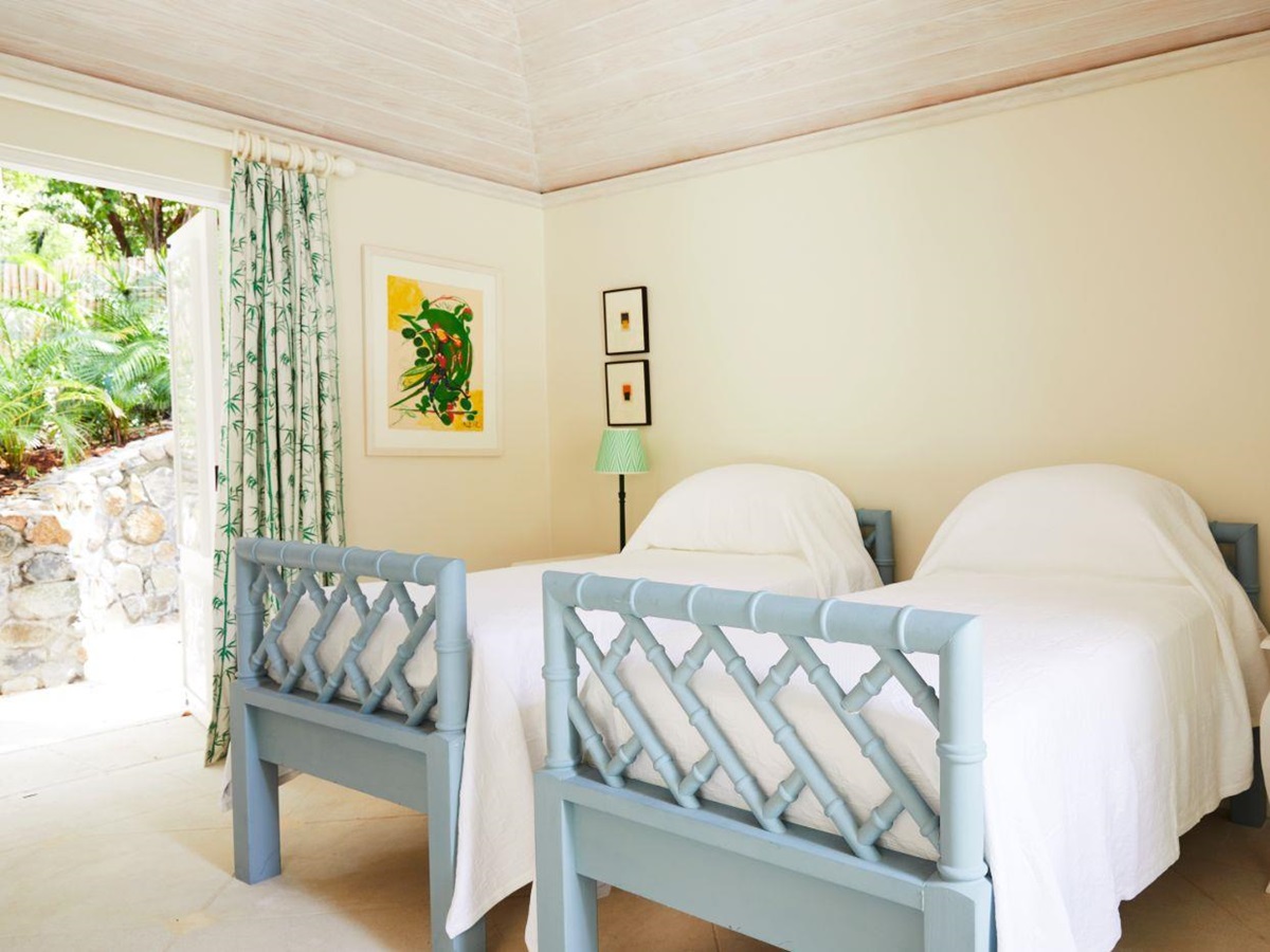Light and spacious twin bedroom at Bamboo House