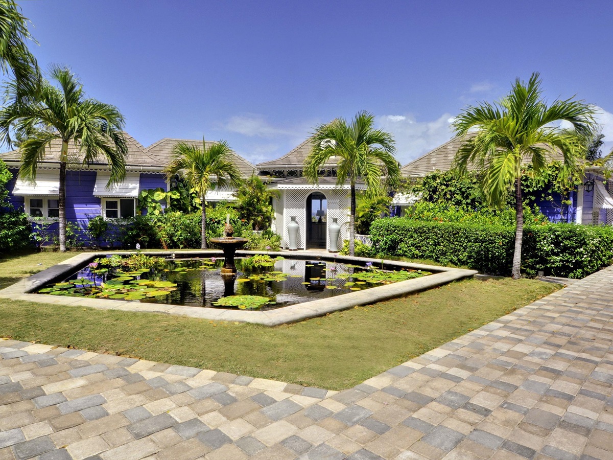 Gardens of Gingerbread, Mustique