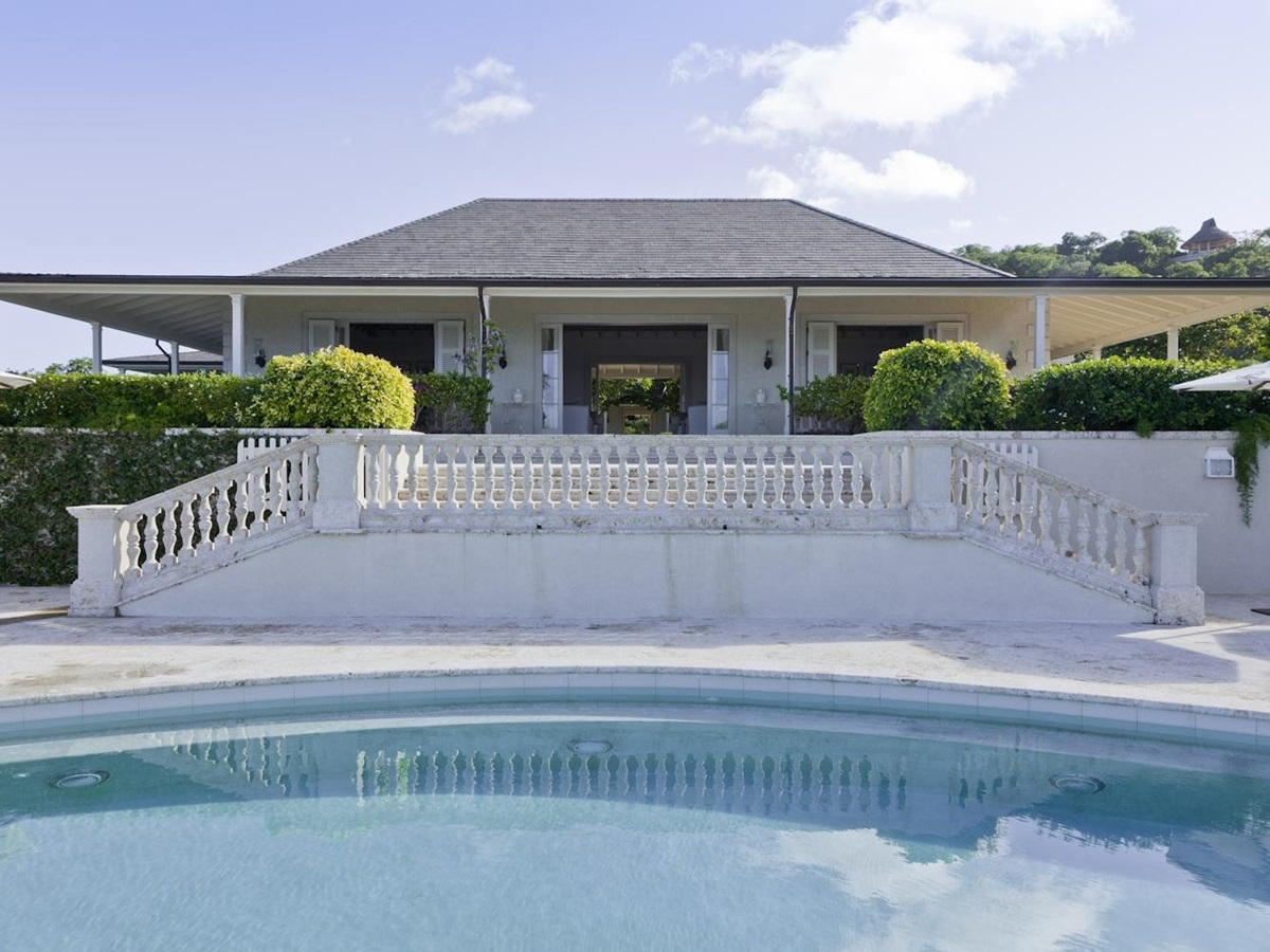 Swimming pool of Plantation House, Mustique