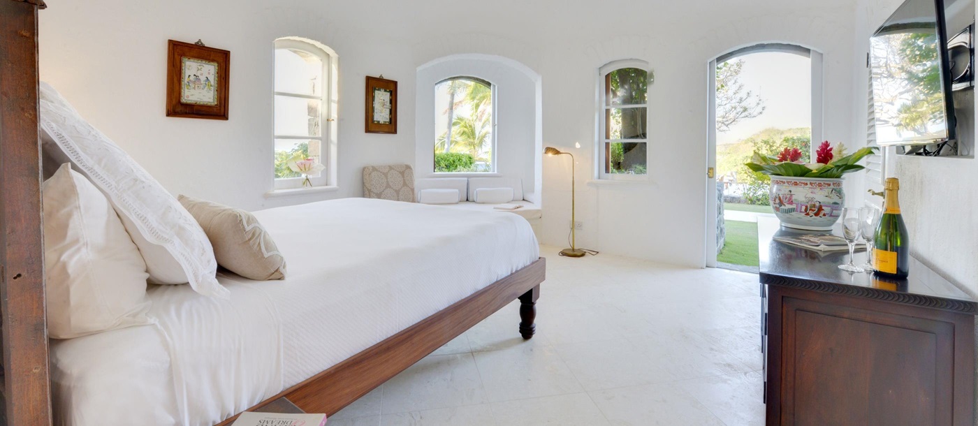 Double bedroom in Ocean Breeze, Mustique