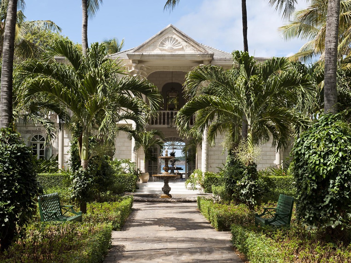 Entrance of Palm Beach, Mustique
