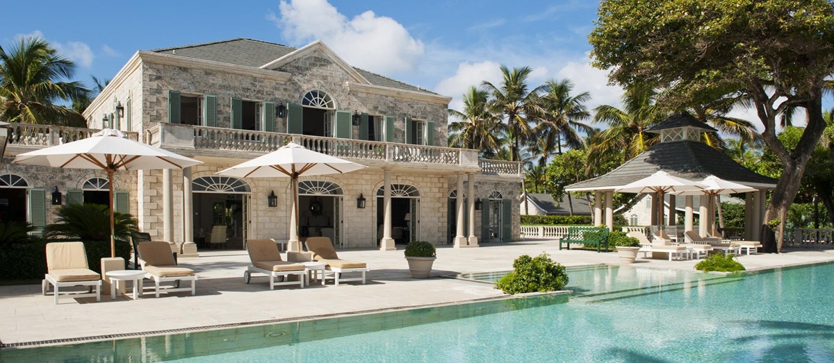 Swimming pool and facade of Palm Beach, Mustique