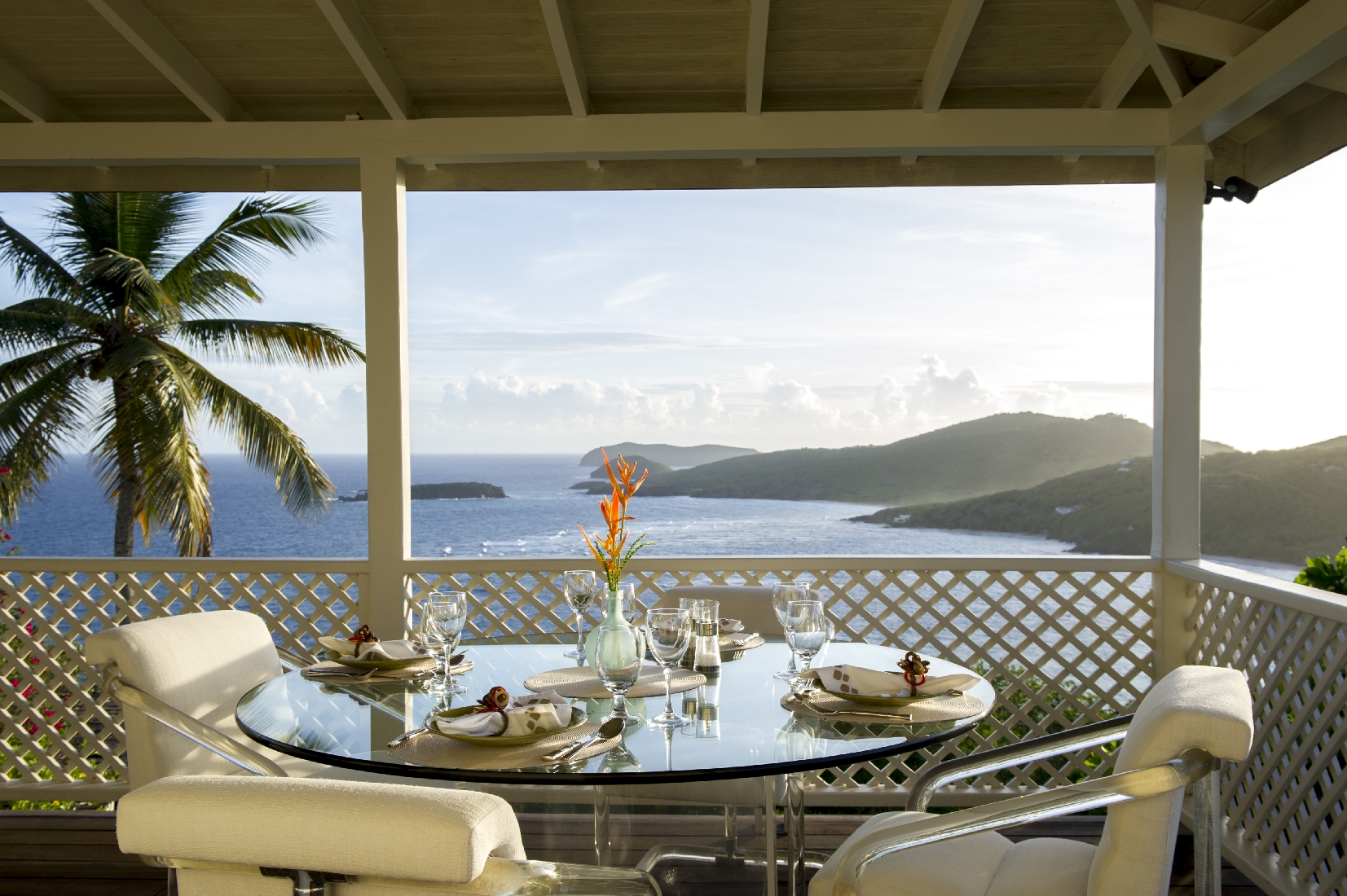 Outdoor dining at plantation-style villa Pangolin in Mustique