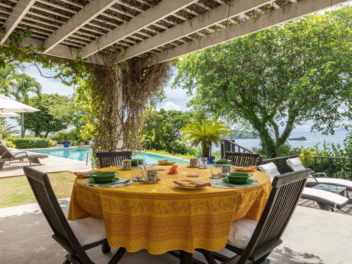 Outdoor Dining at Salanmander in Mustique