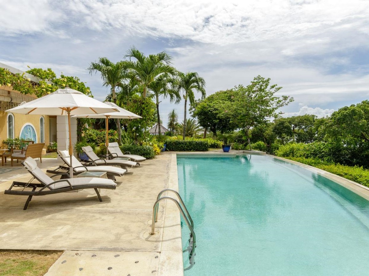 Swimming Pool at Salanmander in Mustique