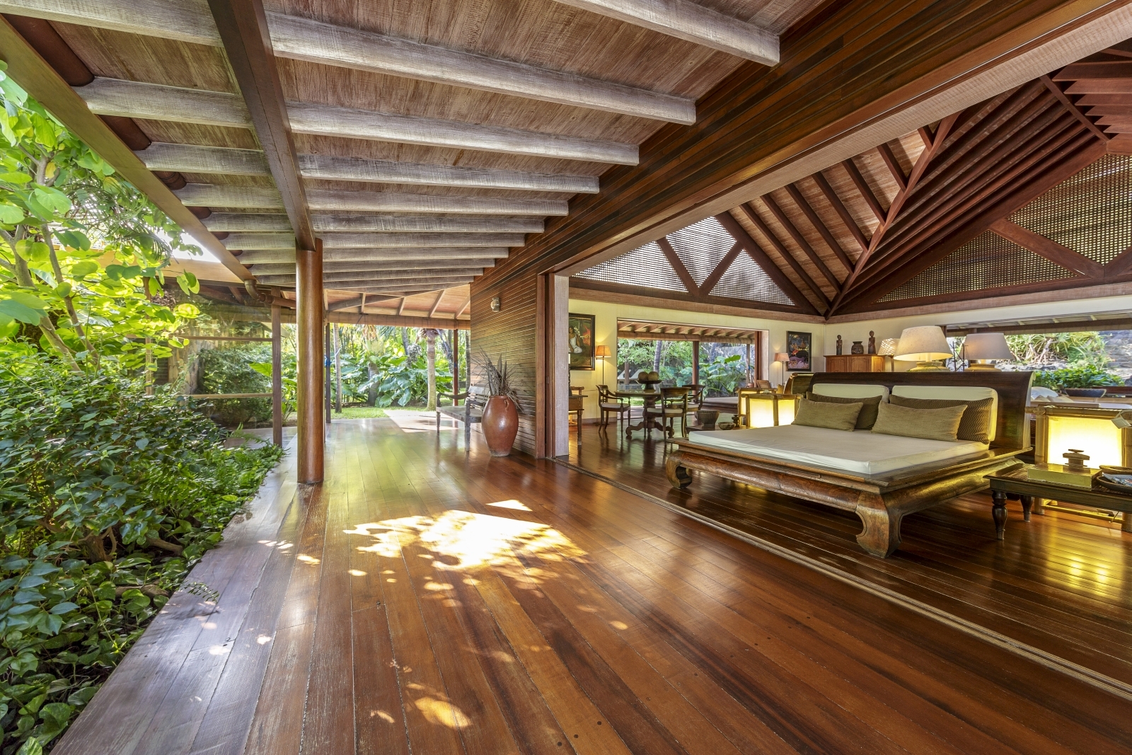 Open bedroom at Serenissima in Mustique