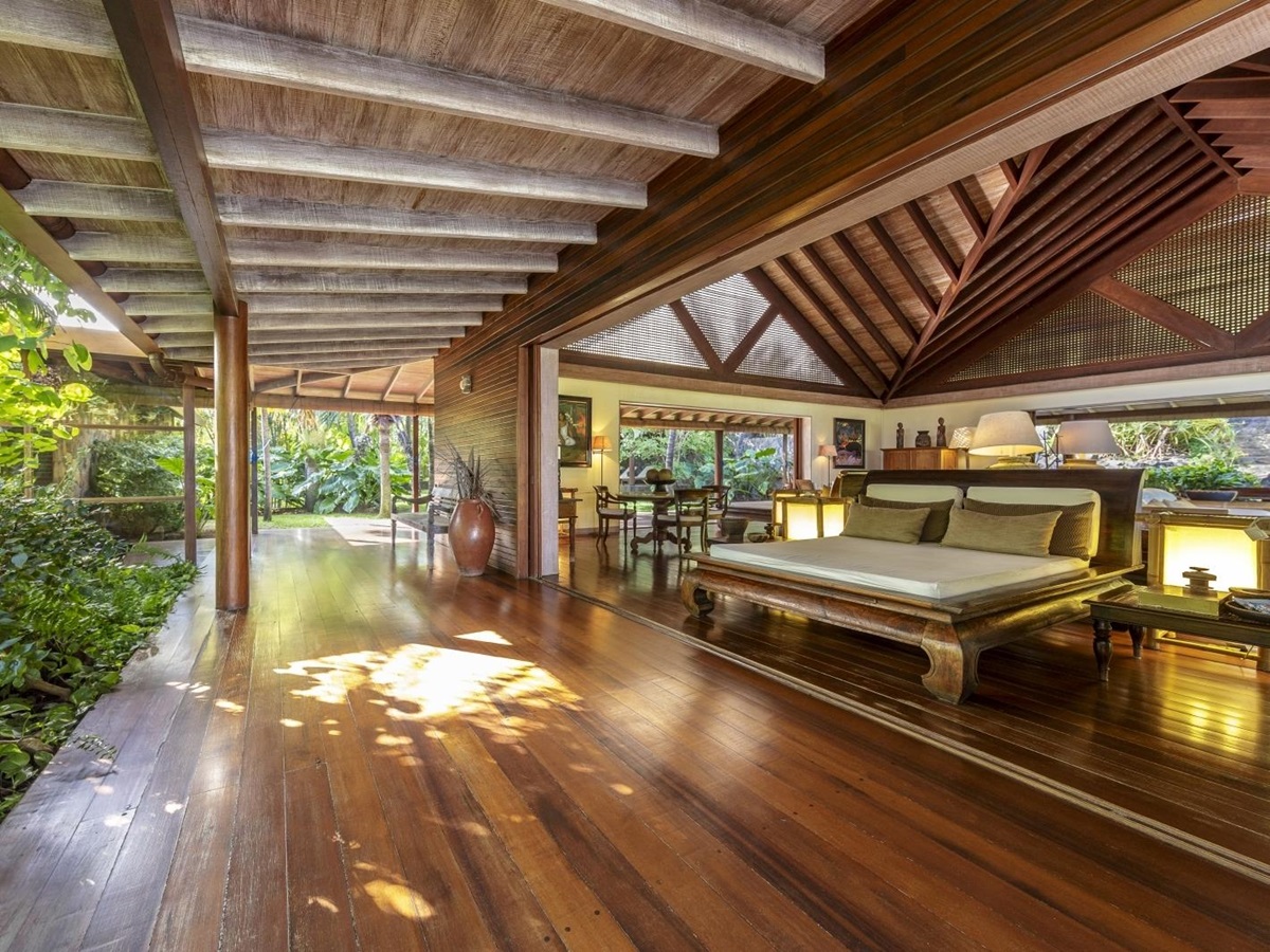Open bedroom at Serenissima in Mustique