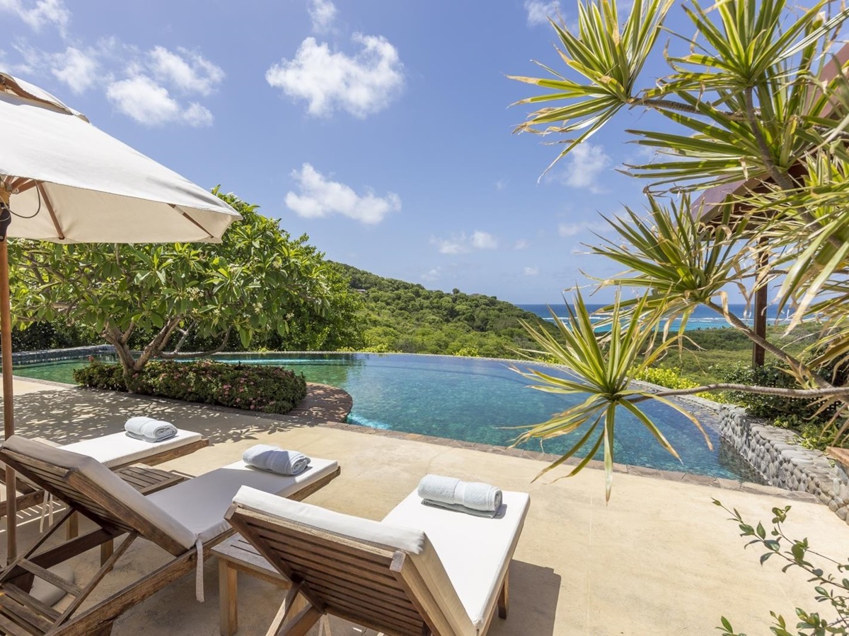 Pool and view at Serenissima in Mustique