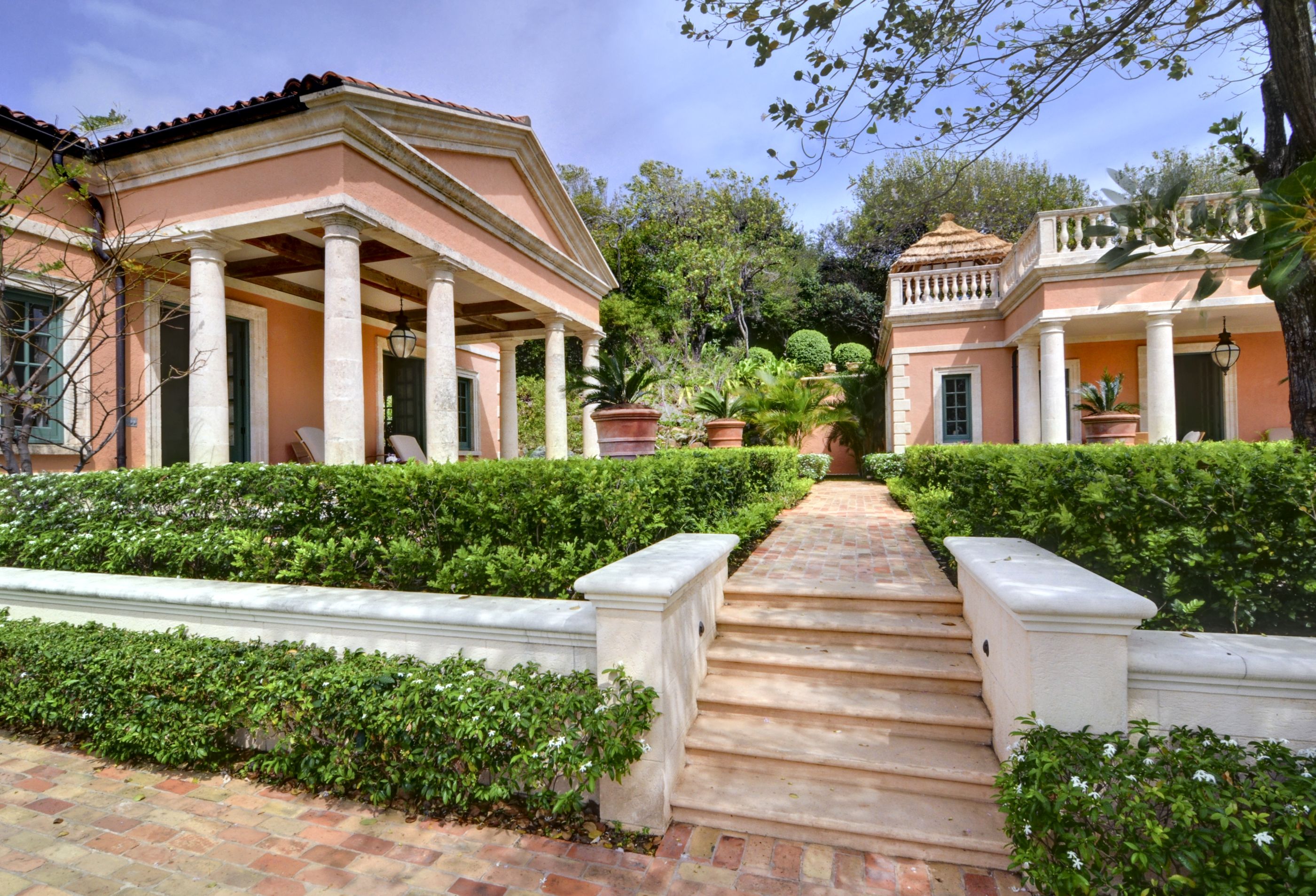 Entrance of Sienna, Mustique