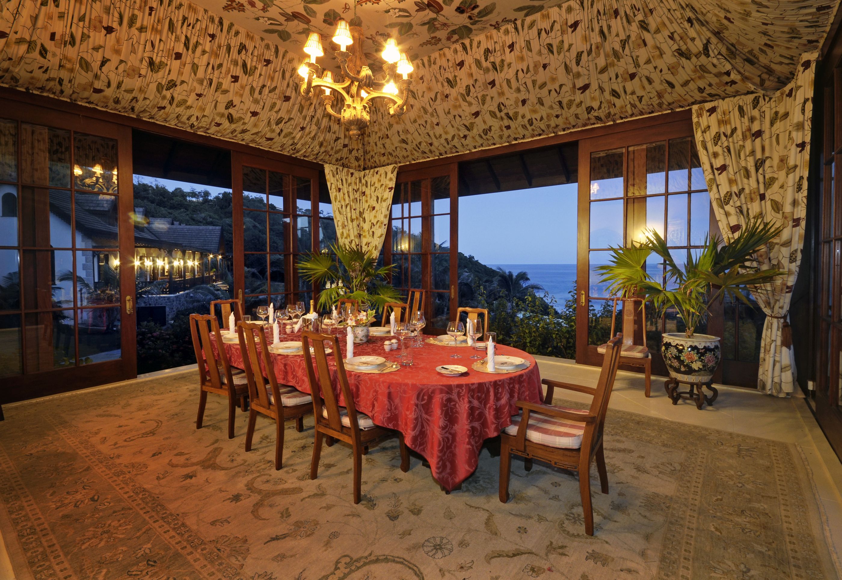 Dining table in dining room of P:\MEDIA LIBRARY\Images\New Website 2016\Villas\Caribbean\Mustique\Sleeping Dragon