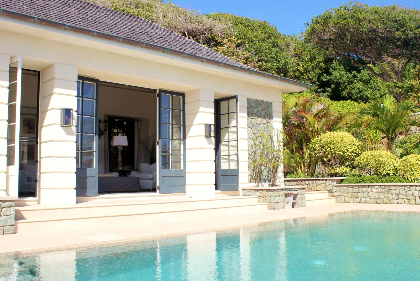 Swimming pool of Sunrise, Mustique
