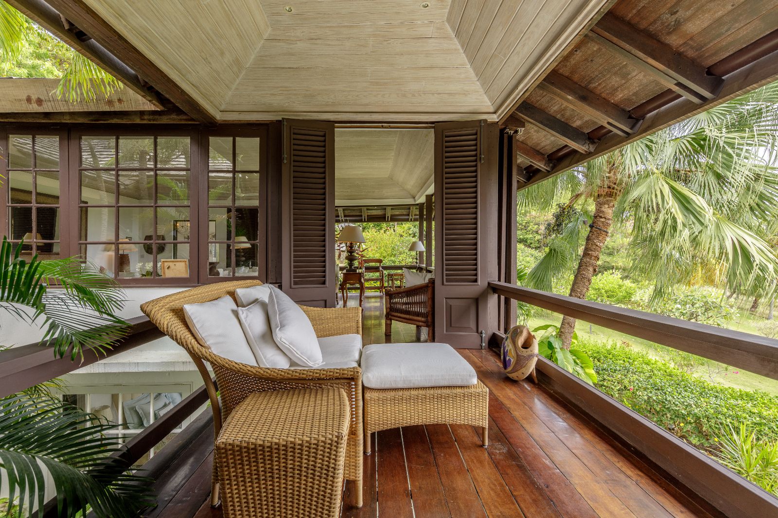 Balcony at Tetto Rosso in Mustique 