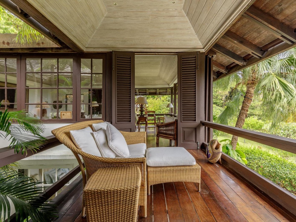 Balcony at Tetto Rosso in Mustique