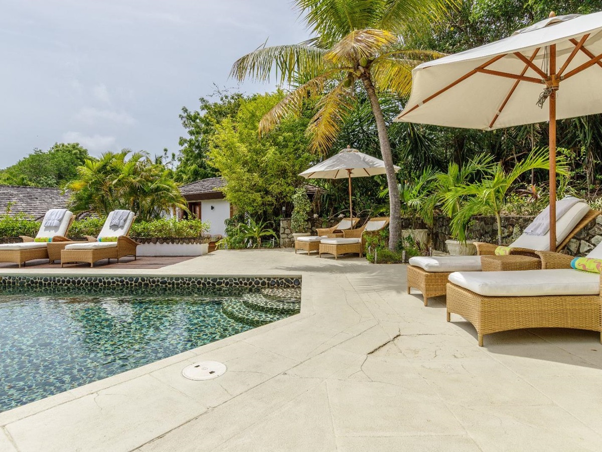 Poolside at Tetto Rosso in Mustique