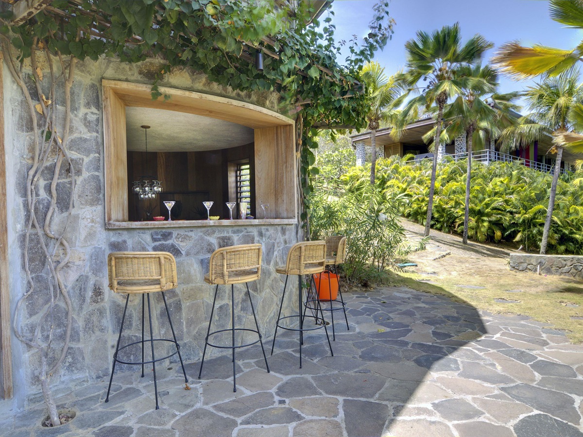 The pool bar of Villa America, Mustique