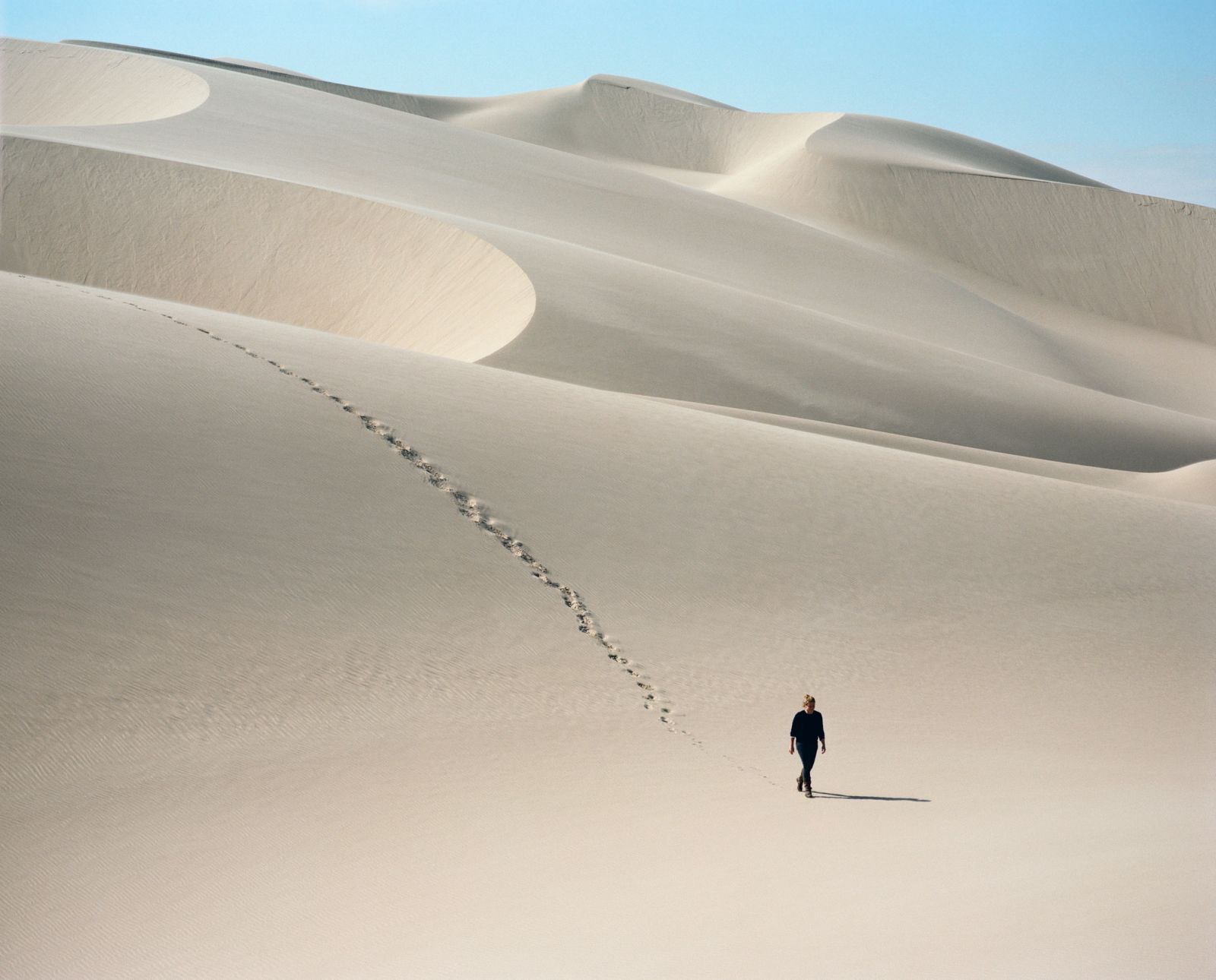 Shipwreck Lodge - Dunes and person